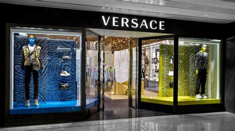 lodi negozi che vendono versace|Negozi di abbigliamento: Versace .